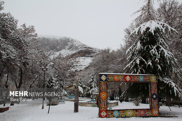 کرمانشاه در قاب برف؛ زمستان شهر را سفیدپوش کرد