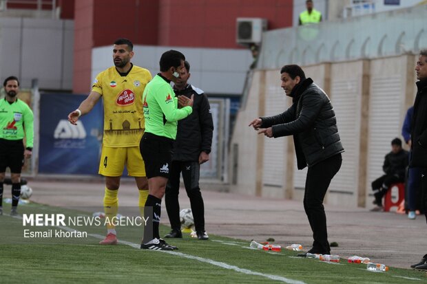 فرصت طلایی پرسپولیس برای فرار از بحران/ ملوان و گلگهر برد میخواهند