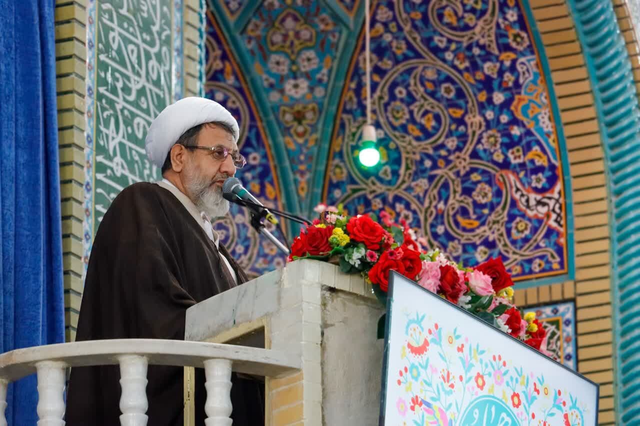امام جمعه کرمان: گفتمان امام و انقلاب برای جهان آزادیخواه است امام جمعه کرمان: گفتمان امام و انقلاب برای جهان آزادیخواه است