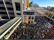 ٹرمپ کی امیگریشن پالیسیوں کے خلاف امریکہ کے مختلف شہروں میں مظاہروں اور ہڑتالوں کا سلسلہ جاری