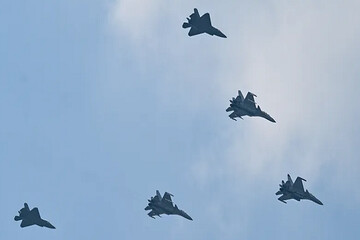 تحرکات گسترده هوایی و دریایی چین اطراف تایوان همزمان با خروج «لینکلن»