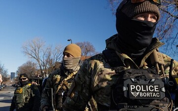 فرماندار مینه‌سوتا: ترامپ قبل‌ از یک قتل دیگر، مأمورانش را برگرداند