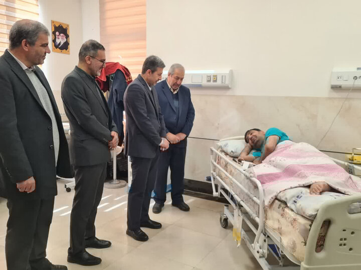 روایت ایثار در یک صبح متفاوت؛دیدار استاندار اصفهان با جانبازان ۷۰ درصد روایت ایثار در یک صبح متفاوت؛دیدار استاندار اصفهان با جانبازان ۷۰ درصد