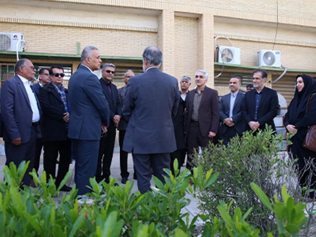 اخلاقی: پیگیر مطالبات بیمه‌ای و پرداختی کادر درمان بوشهر هستیم