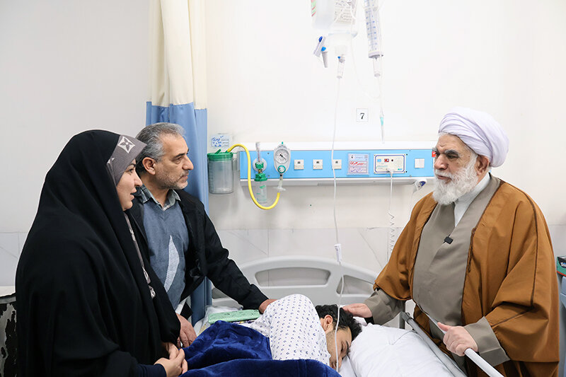 عیادت نماینده مقام معظم رهبری از مجروحان فراجا در اغتشاشات اخیر