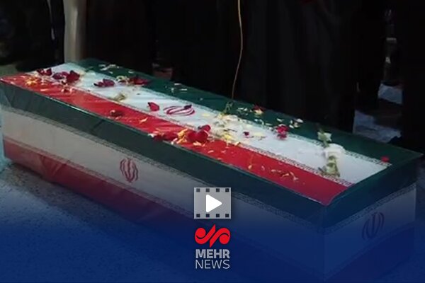 زخم زمستان؛ خانواده شهدای مدافع وطن در سوگ فرزندان ایران زخم زمستان؛ خانواده شهدای مدافع وطن در سوگ فرزندان ایران