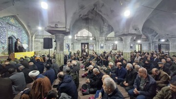 مسجد جامع لاهیجان؛ بعد از آتش کینه اغتشاشگران یک روز هم تعطیل نشد