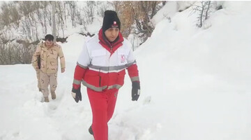 تصاویری از پیدا شدن پیکر شهید مرزبانی در سردشت