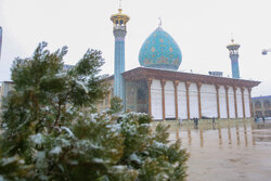 بارش برف در حرم شاهچراغ (ع)