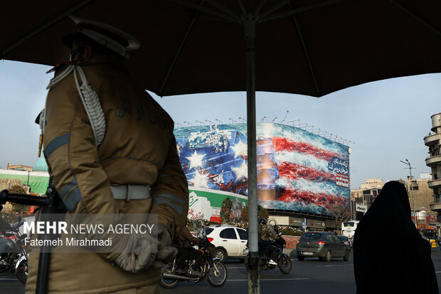 رونمایی از طرح جدید دیوار نگاره میدان انقلاب اسلامی
