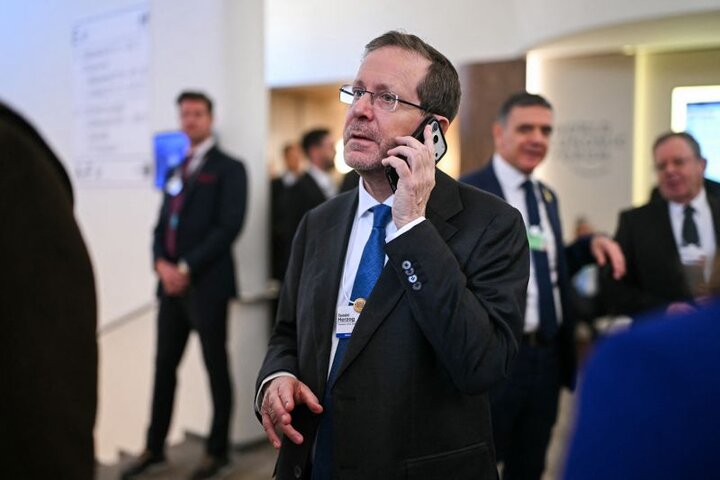 ناهار مشترک رئیس رژیم صهیونیستی و سفیر عربستان در آمریکا ناهار مشترک رئیس رژیم صهیونیستی و سفیر عربستان در آمریکا