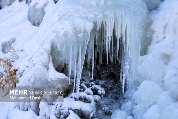 آبشار یخ زده «سردابه» اردبیل