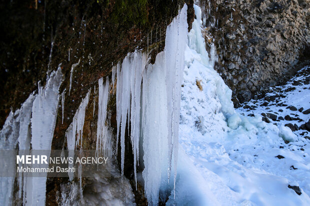 آبشار یخ زده «سردابه» اردبیل