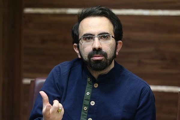 گسست فرهنگی و هویتی، زمینه نفوذ دشمن در اذهان جوانان است