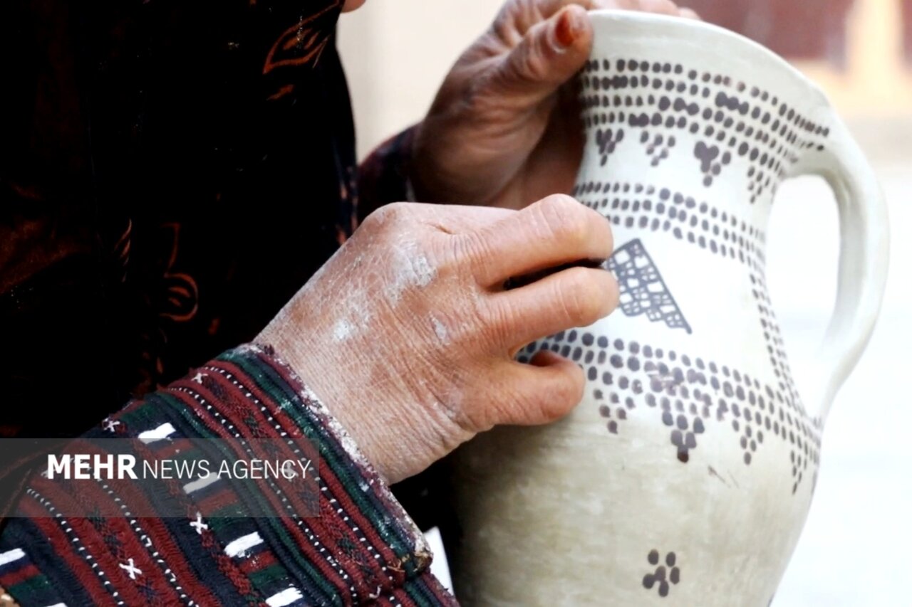 بررسی جامع: هنر دستان زنان بلوچ در روستای کلپورگان؛ میراث چند هزار ساله فرهنگی | مهر - کد ddbe