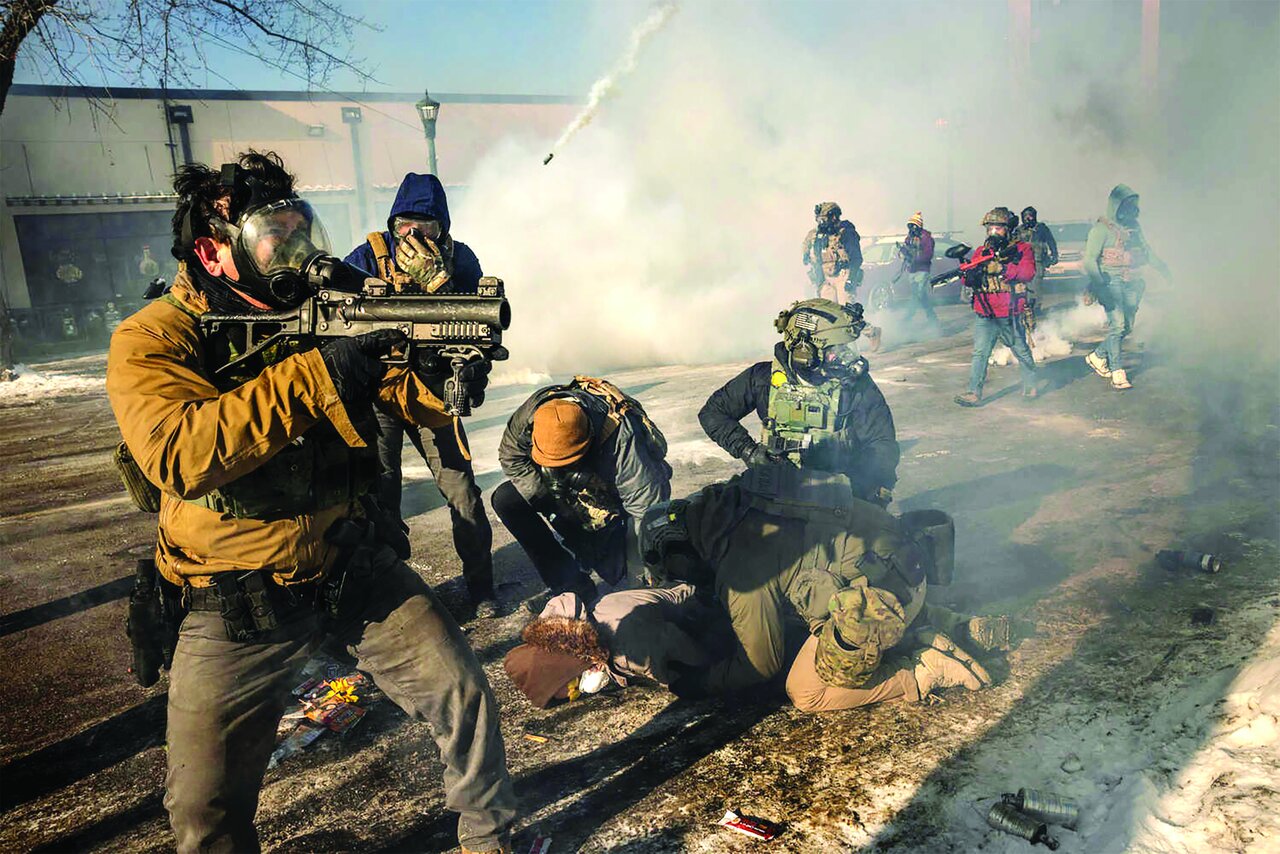 US federal agents face off with protesters in Minneapolis following the fatal shooting of 37-year-old ICU nurse Alex Pretti