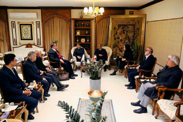 حمایت از هنرمندان طراحی و نقاشی فرش دست‌باف ضروری است