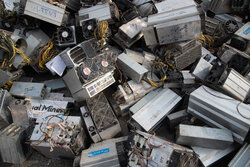 ۷۰۰ دستگاه ماینر غیرمجاز در بوشهر امحا شد