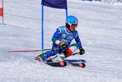 Erdebil'de Alp Disiplini Kayak Yarışları