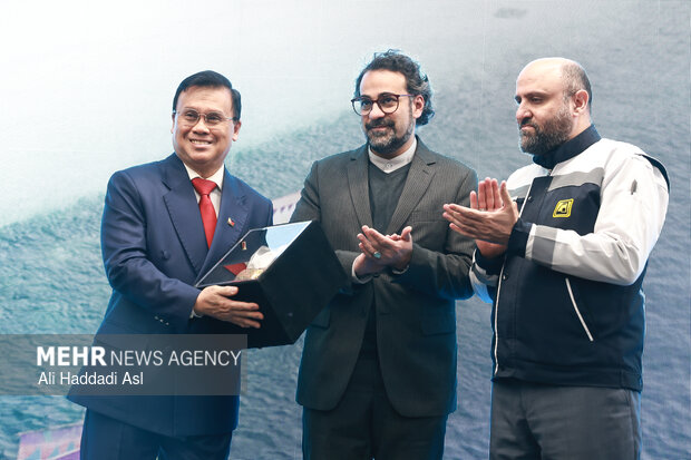 Philippine Photo Exhibition opened at Holy Mary Metro Station
