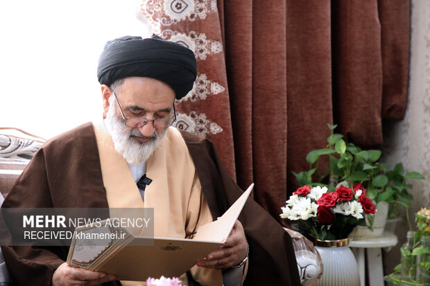 حضور نمایندگان رهبر معظم انقلاب در منازل تعدادی از جانبازان