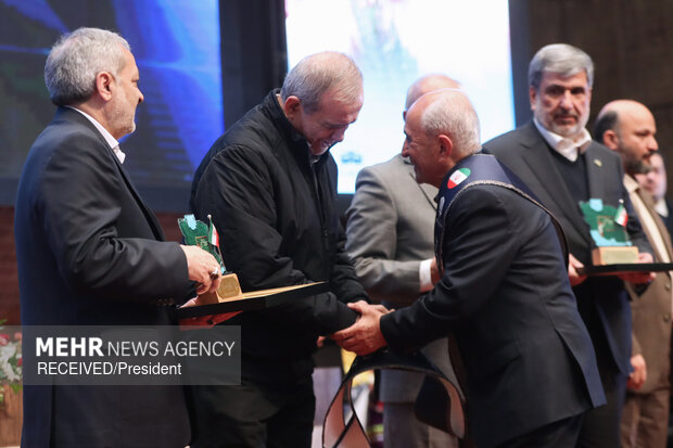 همایش ملی تکریم خیرین مدرسه‌ساز