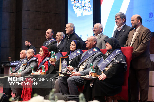 همایش ملی تکریم خیرین مدرسه‌ساز