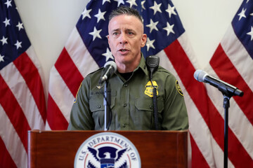 اخبار ضد و نقیض درباره برکناری فرمانده گشت مرزی آمریکا