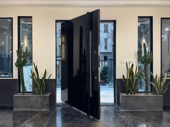 درب و کابینت لوکس؛ ویژگی‌های یک تولیدکننده معتبر