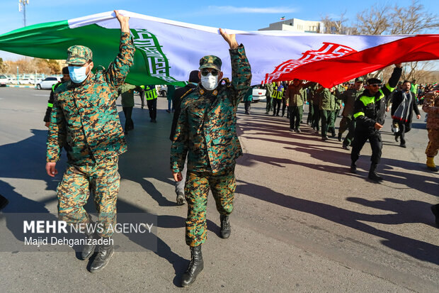 آئین اهتزاز پرچم مقدس جمهوری اسلامی ایران در یزد