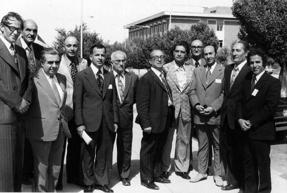 ماجرای دوری از وطن از ترس دیکتاتور/ اهدای ۲۵هزار کتاب مینوی در آخر عمر