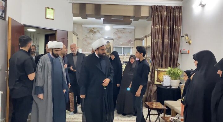 دیدار مدیرکل تبلیغات اسلامی استان سمنان با خانواده شهید امنیت