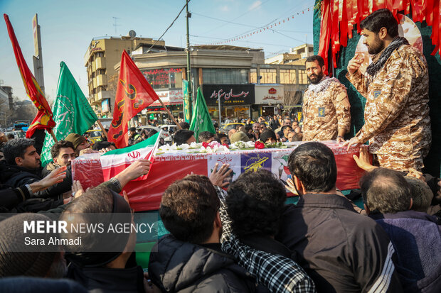 آغاز تشییع پیکر مطهر جانباز شهید مدافع امنیت «مهدی ظریف» در مشهد