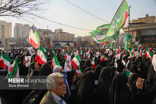 تشییع پیکر مطهر جانباز شهید مدافع امنیت «مهدی ظریف» در مشهد