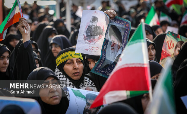 تشییع پیکر مطهر جانباز شهید مدافع امنیت «مهدی ظریف» در مشهد