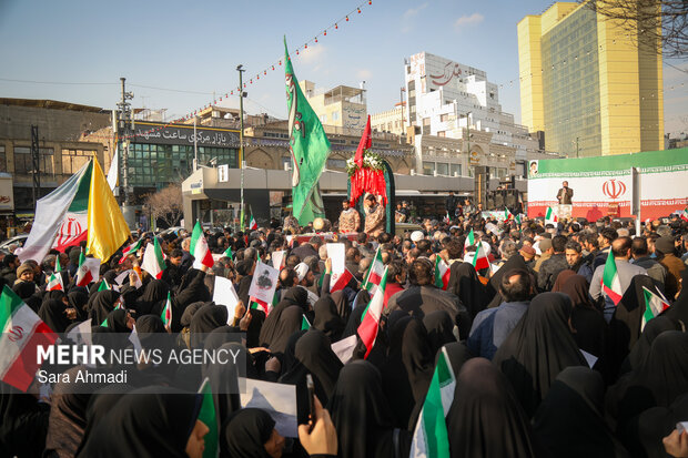 حضور پرشور مردم مشهدالرضا(ع) در مراسم تشییع پیکر مطهر شهید مدافع امنیت