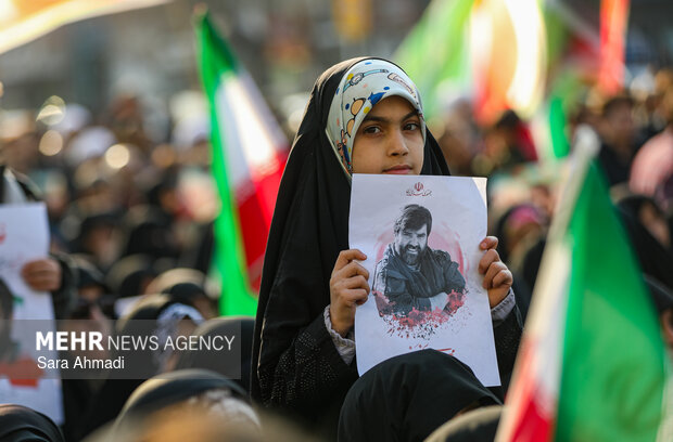 تشییع پیکر مطهر جانباز شهید مدافع امنیت «مهدی ظریف» در مشهد