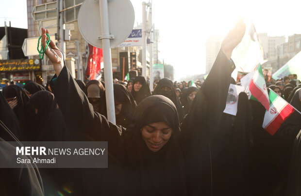 تشییع پیکر مطهر جانباز شهید مدافع امنیت «مهدی ظریف» در مشهد
