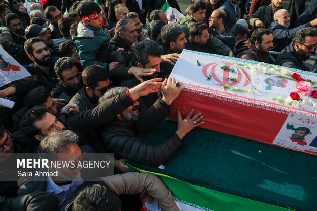 تشییع پیکر مطهر جانباز شهید مدافع امنیت «مهدی ظریف» در مشهد