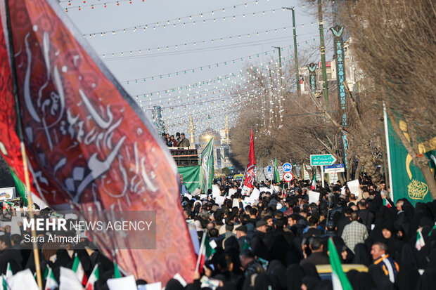 تشییع پیکر مطهر جانباز شهید مدافع امنیت «مهدی ظریف» در مشهد