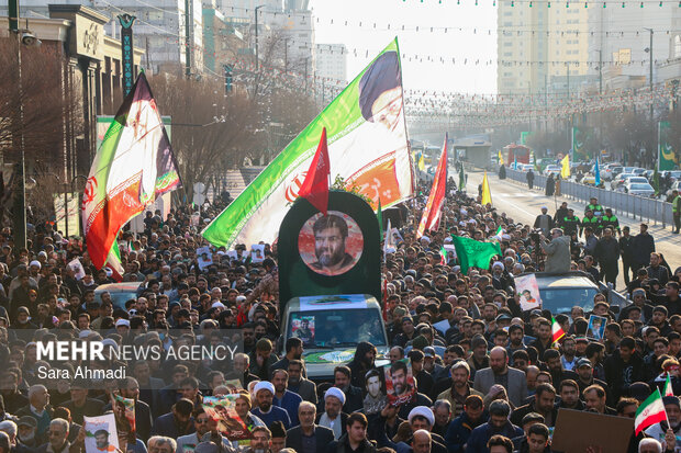 تشییع پیکر مطهر جانباز شهید مدافع امنیت «مهدی ظریف» در مشهد