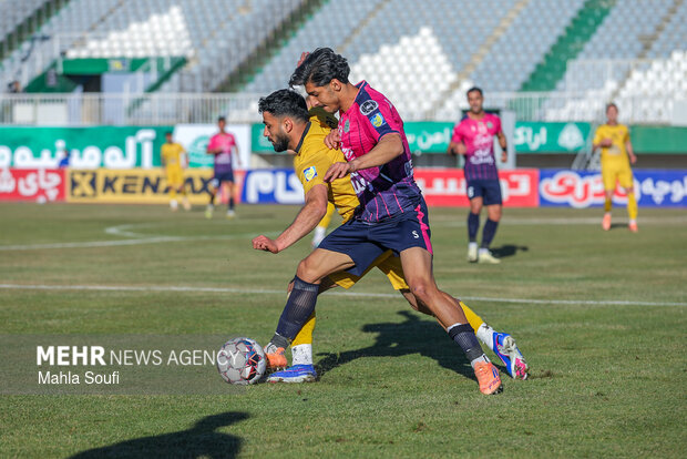 لیگ برتر فوتبال - آلومینیوم و تراکتور