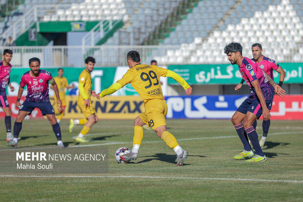 لیگ برتر فوتبال - آلومینیوم و تراکتور