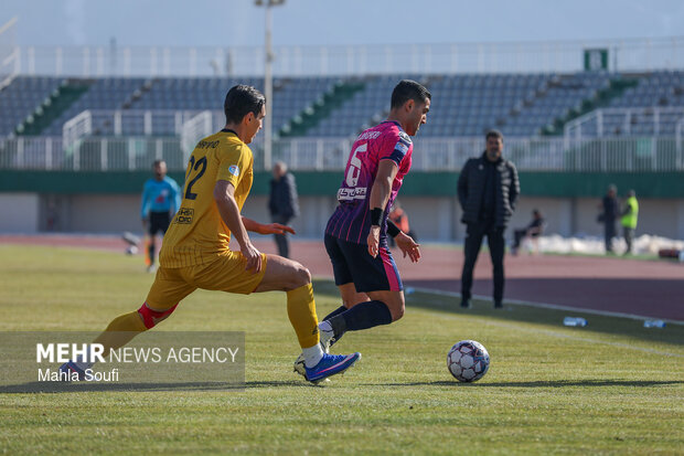 لیگ برتر فوتبال - آلومینیوم و تراکتور