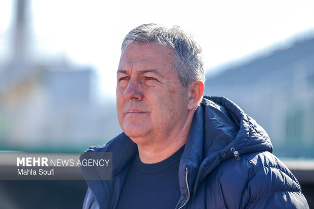 لیگ برتر فوتبال - آلومینیوم و تراکتور