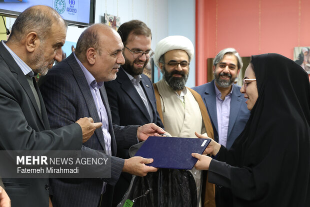 مراسم اختتامیه و نمایشگاه آثار برگزیده پویش نوراوی اعتکاف