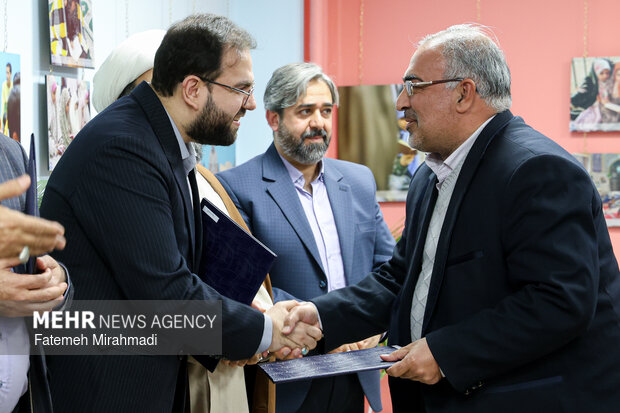 مراسم اختتامیه و نمایشگاه آثار برگزیده پویش نوراوی اعتکاف