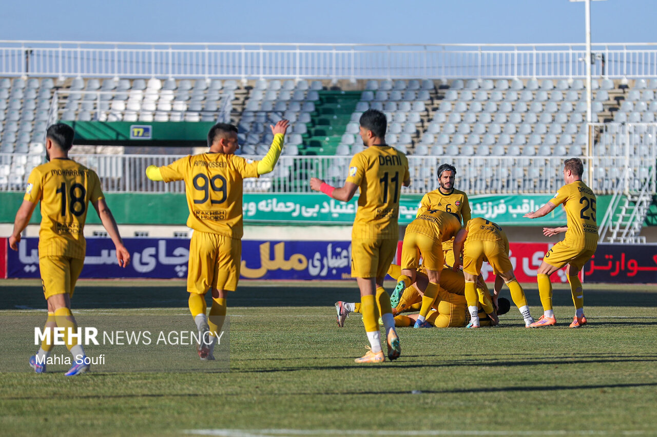 Tractor, Esteghlal claim victories in 2025/26 PGPL