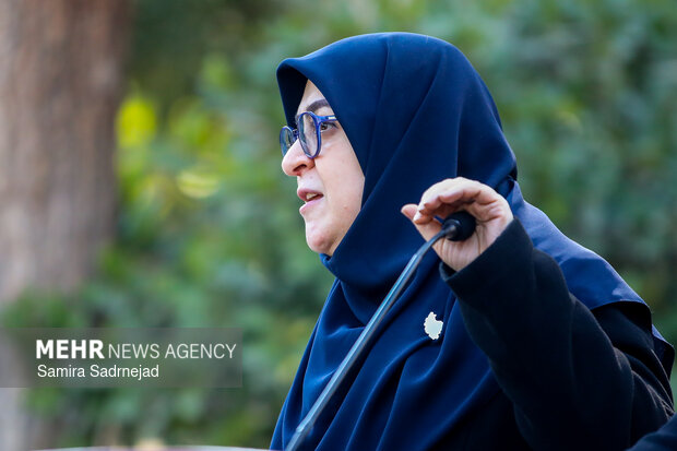 فاطمه مهاجرانی در حاشیه جلسه هیئت دولت