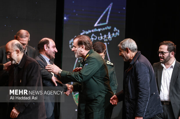 آئین اختتامیه چهارمین جایزه ادبی سردار همدانی